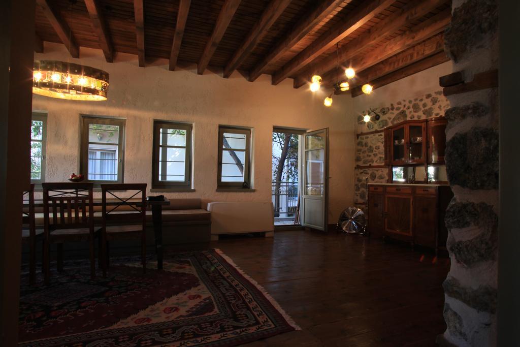 Bayiri Petit Pension Litóchoron Luaran gambar